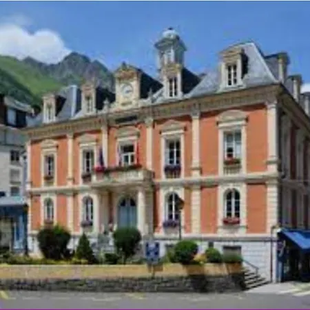 Apartment T2 Renove Avec Terrasse, Parking Prive, Local Velos A - Fr-1-401-290