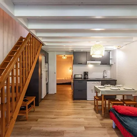 Apartment T2 Renove Avec Terrasse, Parking Prive, Local Velos A - Fr-1-401-290